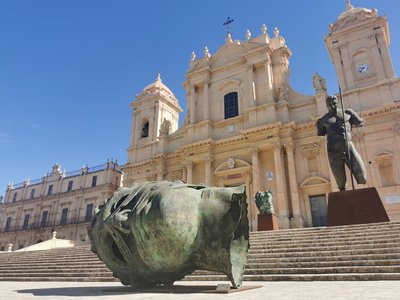 Statues and buildings in Ragusa Ibla, Sicily, Italy