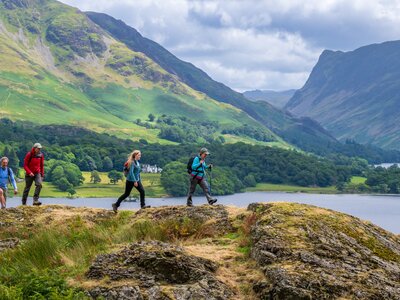 Onwards over the rocky rise. Impressive sights of Derwentwater with fleetwith pike sat in the distance 